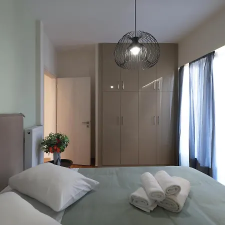 Metro Fix Apartment