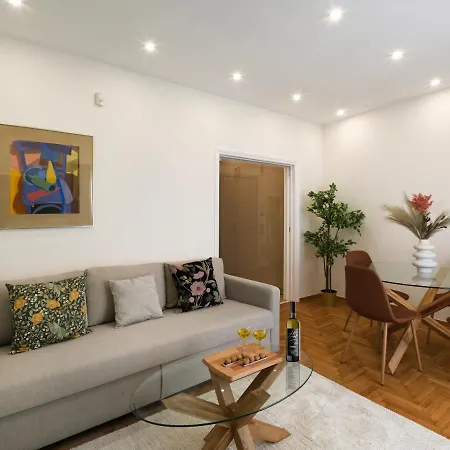 Metro Fix Apartment *