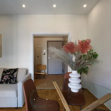 Metro Fix Apartment *